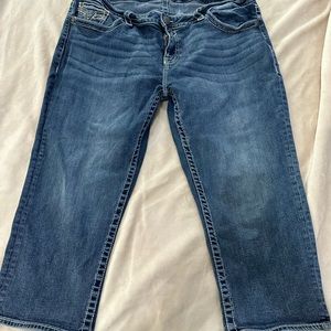 Vigoss capris. Size 16